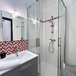 Super 5 Avec 4 Sdb Pres Du Centre Et Gare Apartamento Reims