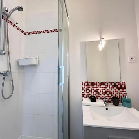 Super 5 Avec 4 Sdb Près Du Centre Et Gare *