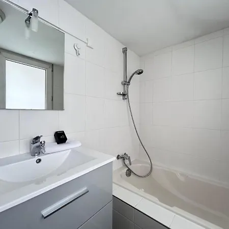 Apartment Super 5 Avec 4 Sdb Pres Du Centre Et Gare