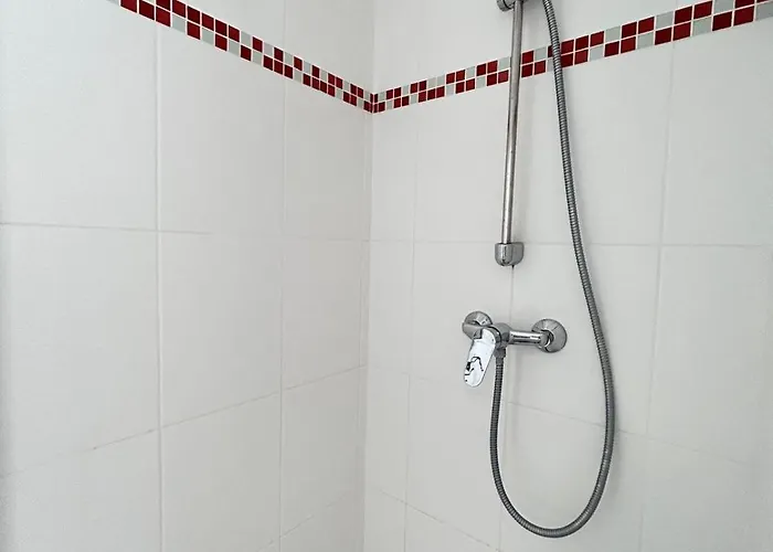 Super 5 Avec 4 Sdb Pres Du Centre Et Gare Апартаменты *