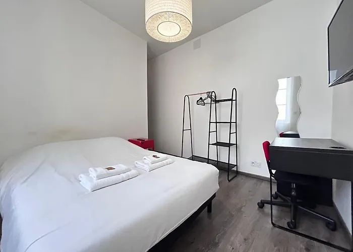 Super 5 Avec 4 Sdb Pres Du Centre Et Gare *