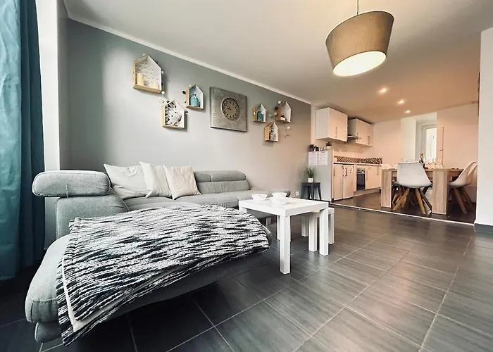 Super 5 Avec 4 Sdb Pres Du Centre Et Gare Апартаменты Реймс